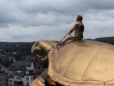 bronzene Schildkröte des belgischen Künstlers Jan Fabre